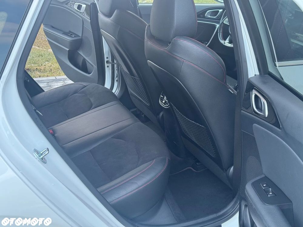 Kia Ceed - 17