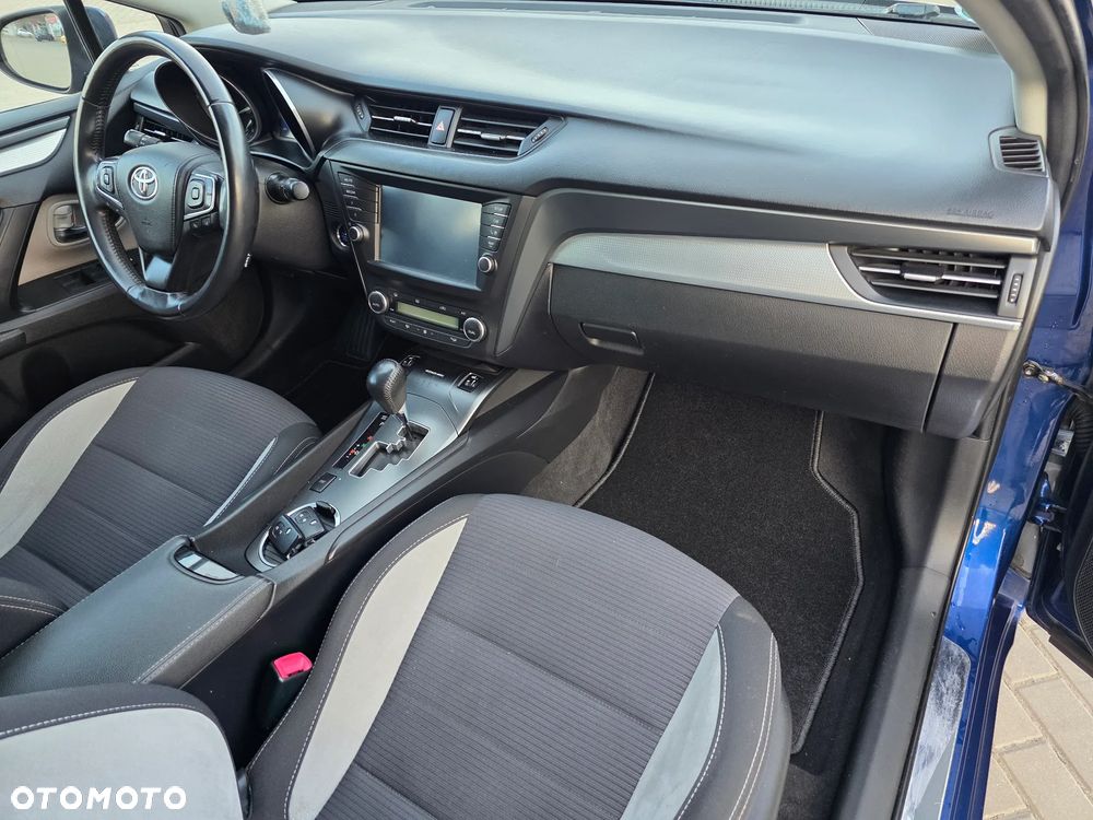 Toyota Avensis Touring Sports 1.8 Multidrive S Comfort - 25