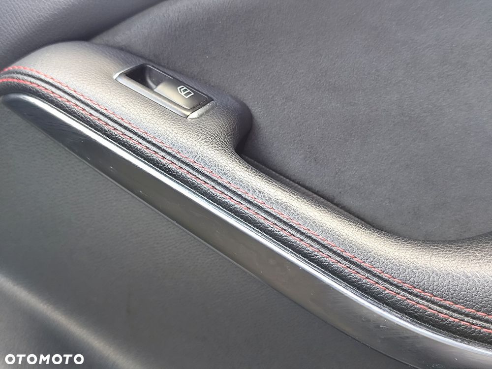 Mercedes-Benz CLA 200 7G-DCT AMG Line - 22