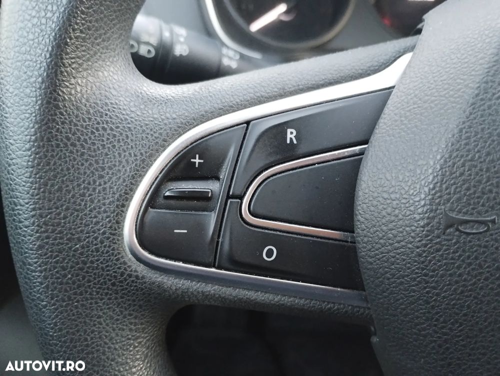 Renault Megane TCe 140 GPF Zen - 10