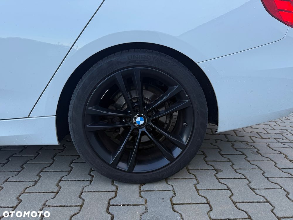 BMW 3GT 328i xDrive M Sport - 24
