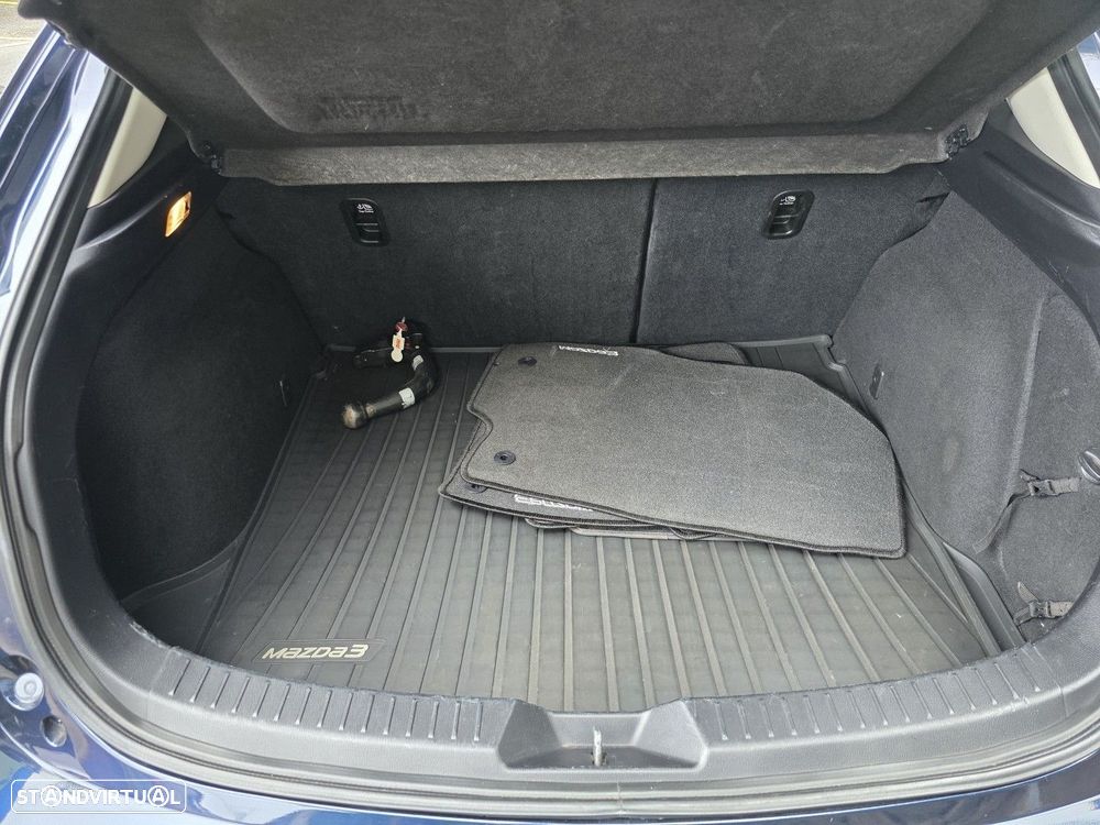 Mazda 3 Hatchback 1.5 Sky-D Excellence - 5