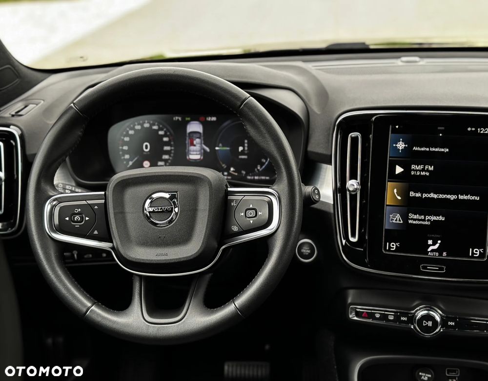Volvo XC 40 - 18