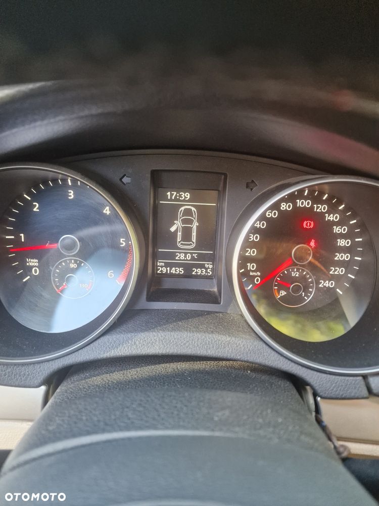 Volkswagen Golf - 6
