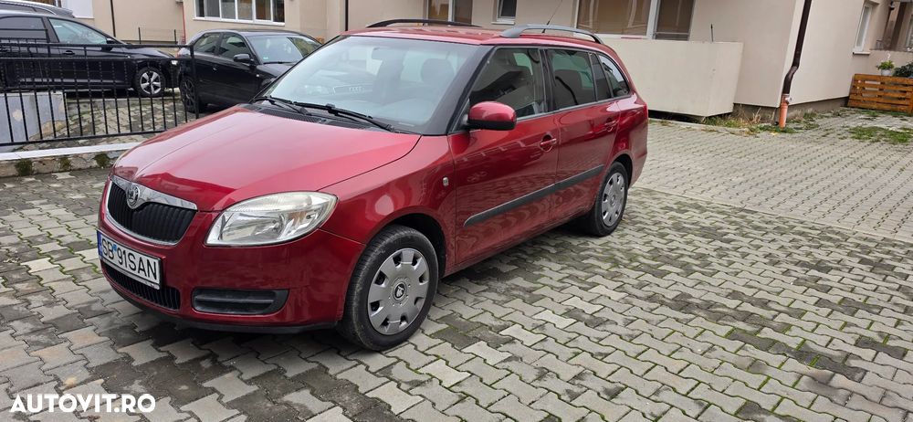 Skoda Fabia 2008 photo 2