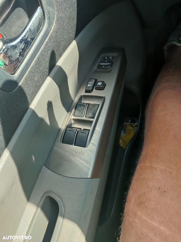 Toyota Prius (Hybrid) Luna - 8