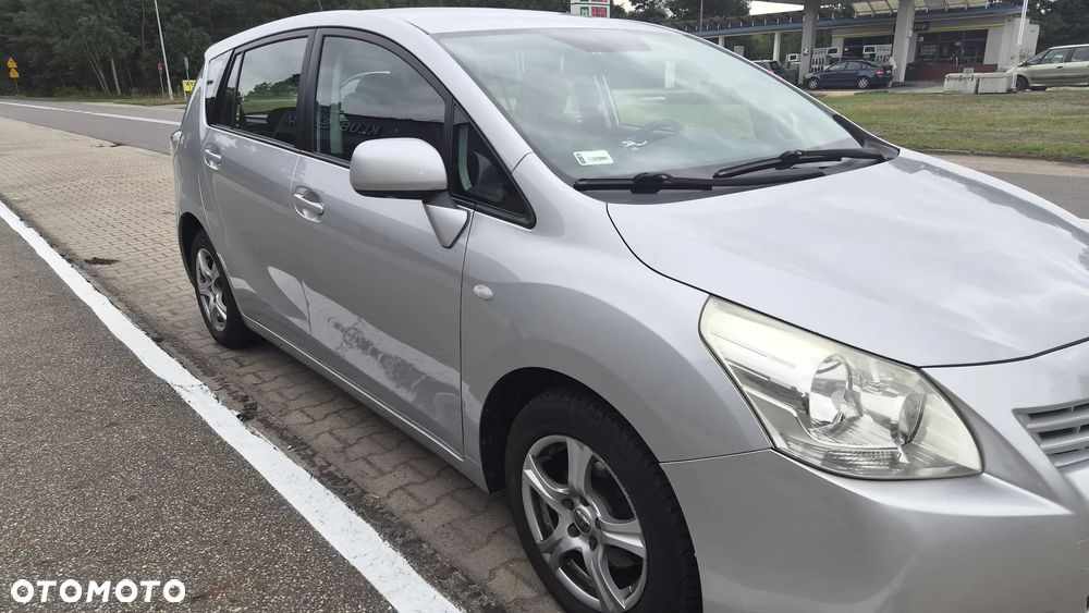 Toyota Verso 2.0 D-4D 2010 7os - 11