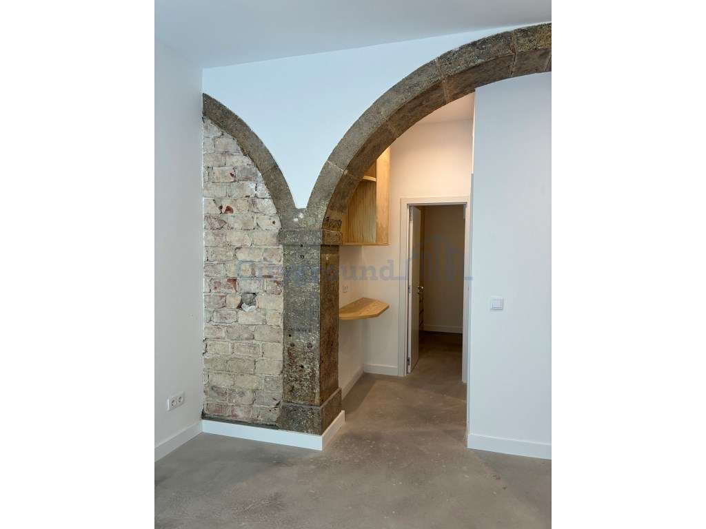 Apartamento T1 remodelado em Santa Apolónia - Grande imagem: 4/8