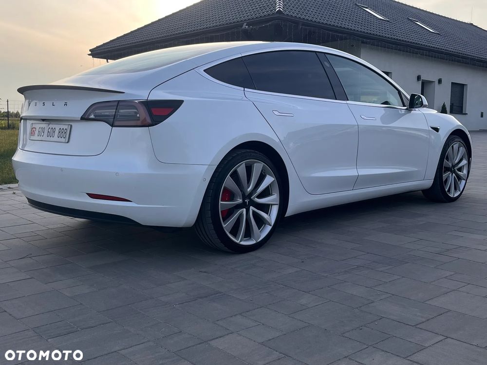 Tesla Model 3 - 5