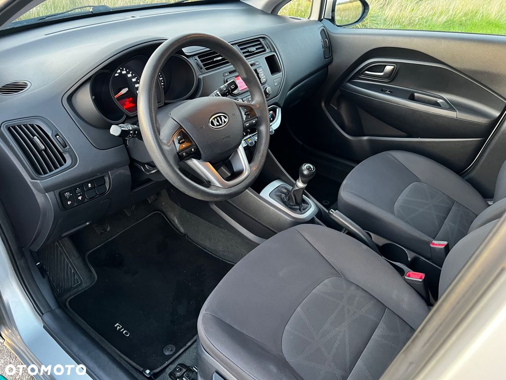 Kia Rio 1.2 L - 15