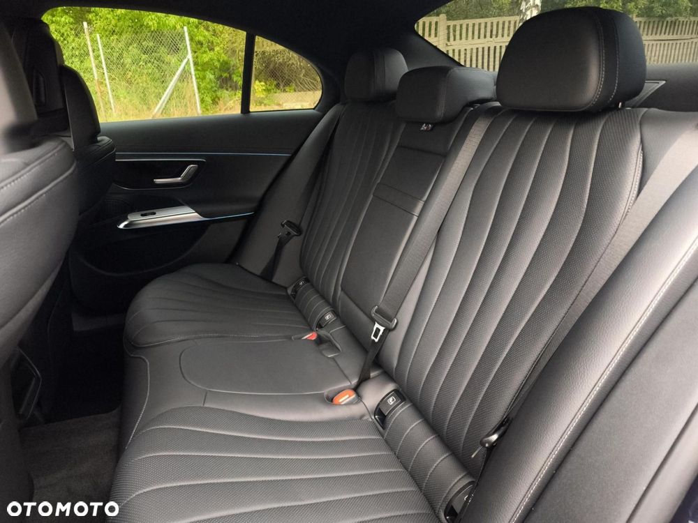 Mercedes-Benz Klasa E - 21