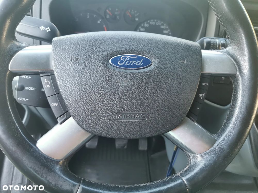 Ford Transit 350L Trend - 24
