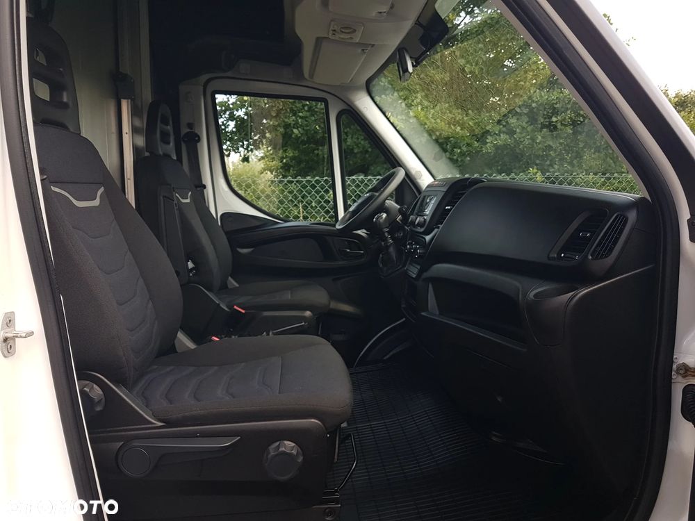 Iveco DAILY KONTENER NISKOPODŁOGOWY 4,43x2,23x2,42 SKLEP FOODTRUCK BAR KLIMA KONIOWÓZ KAMPER - 23