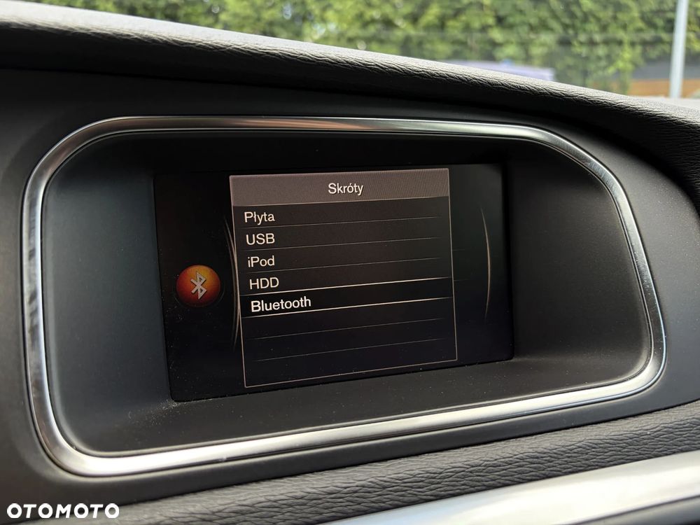 Volvo V40 D4 Geartronic Momentum - 28