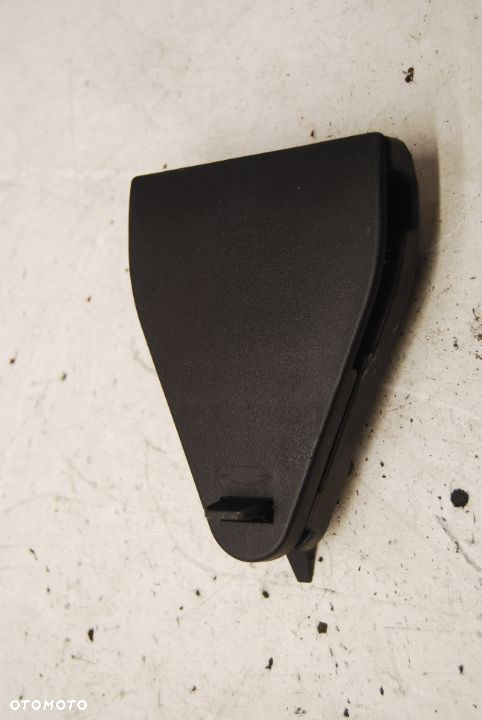 UCHWYT MOCOWANIE TRÓJKĄTA 8E5860285A AUDI A4 B7 SEDAN A4 B6