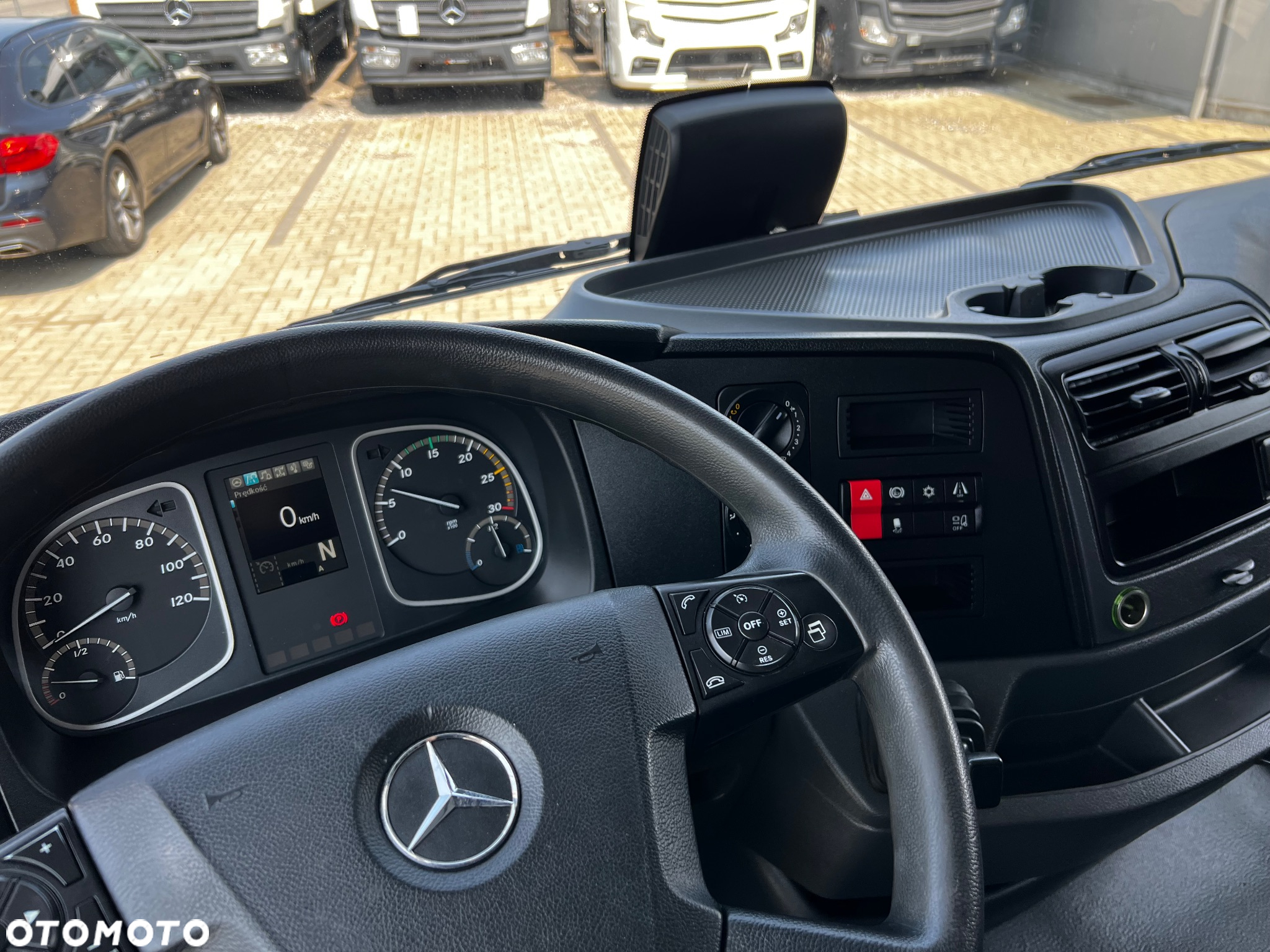 Mercedes-Benz ATEGO - 27