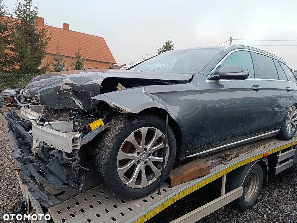 Mercedes-Benz Klasa E 220 d 9G-TRONIC Avantgarde - 4