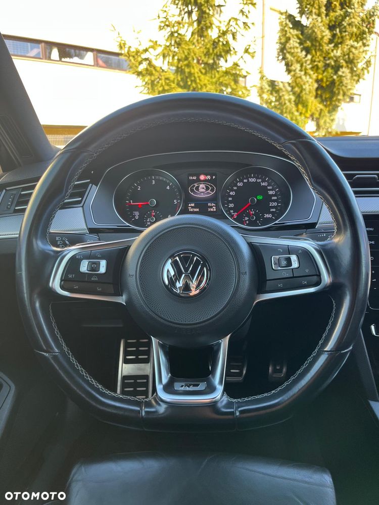 Volkswagen Passat - 14