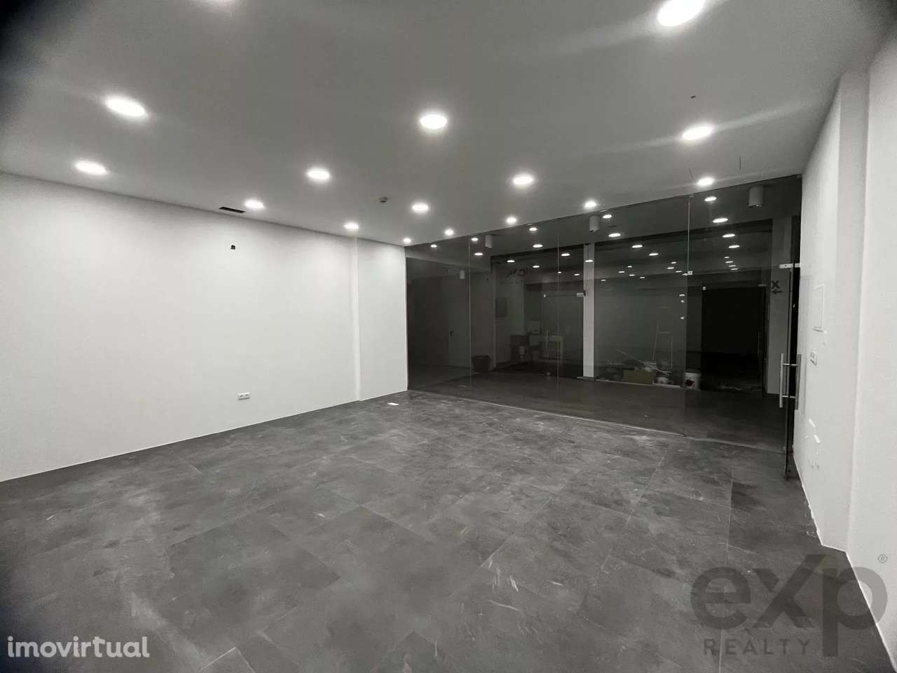 Loja para Arrendamento no Edifício Santa Cruz Shopping – Oportunidade - Grande imagem: 2/19