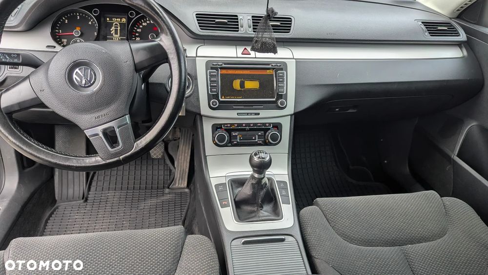 Volkswagen Passat 1.6 TDI DPF BlueMot Comfortline - 13