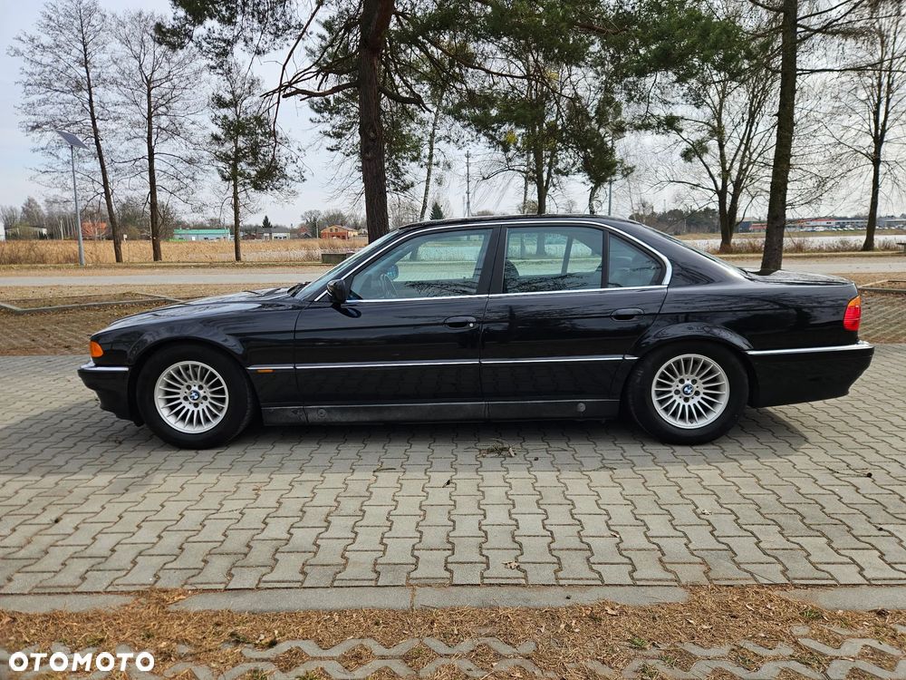 BMW Seria 7 - 8