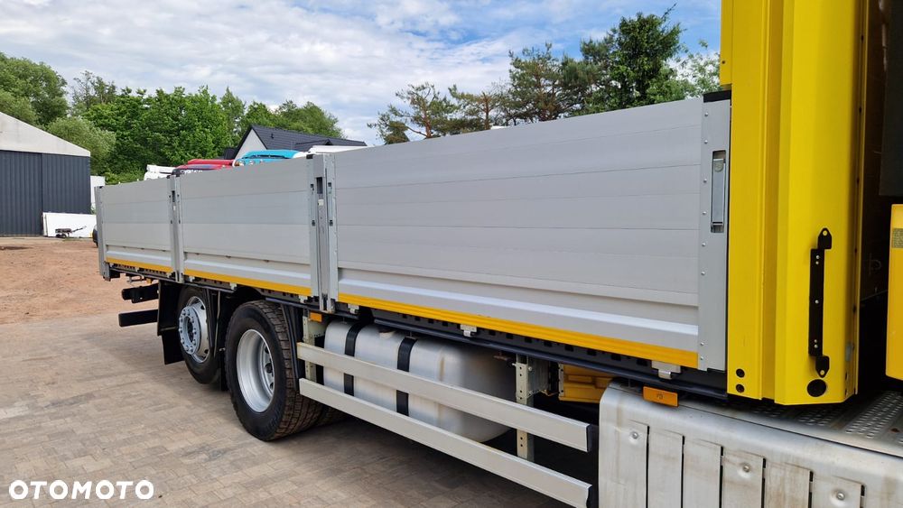 Mercedes-Benz ACTROS - 17