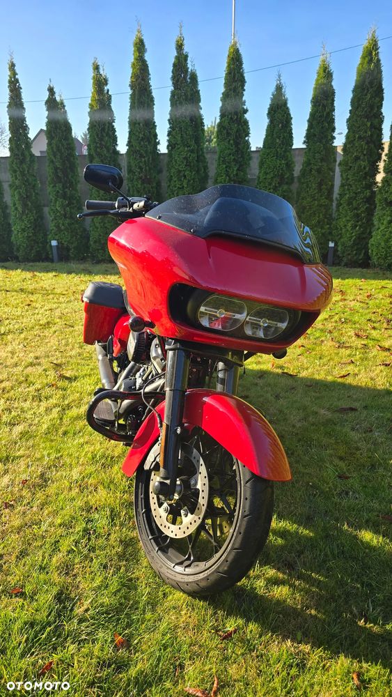 Harley-Davidson Touring Road Glide - 2