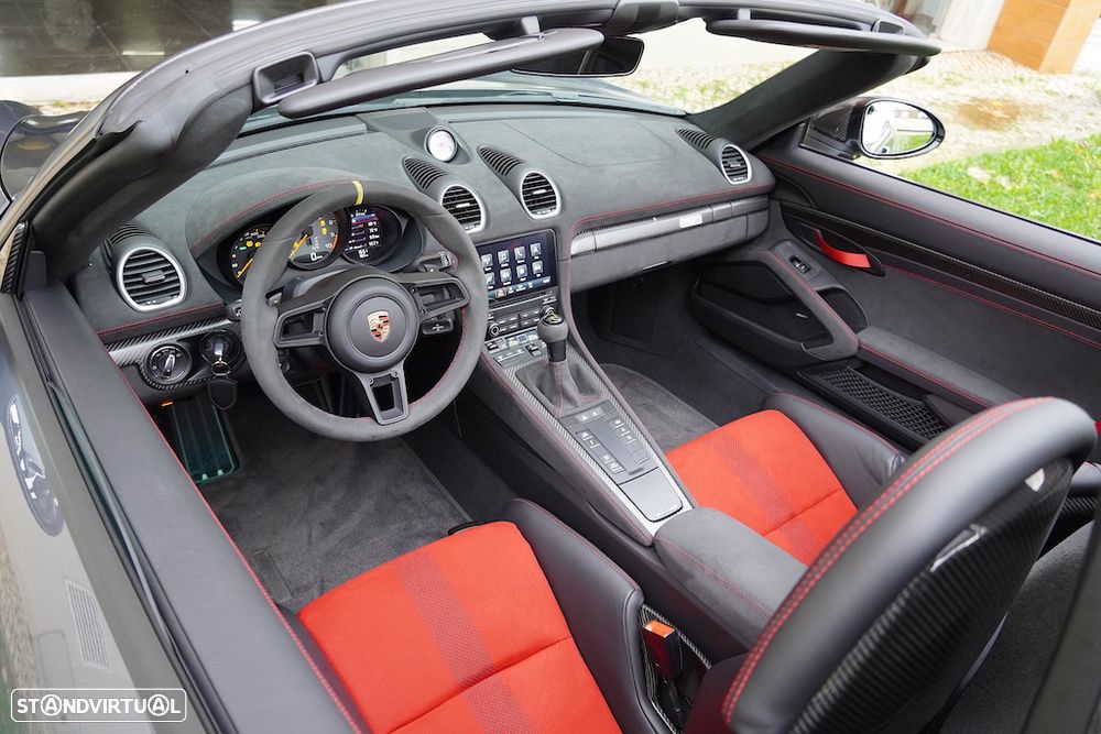 Porsche 718 Spyder RS - 26