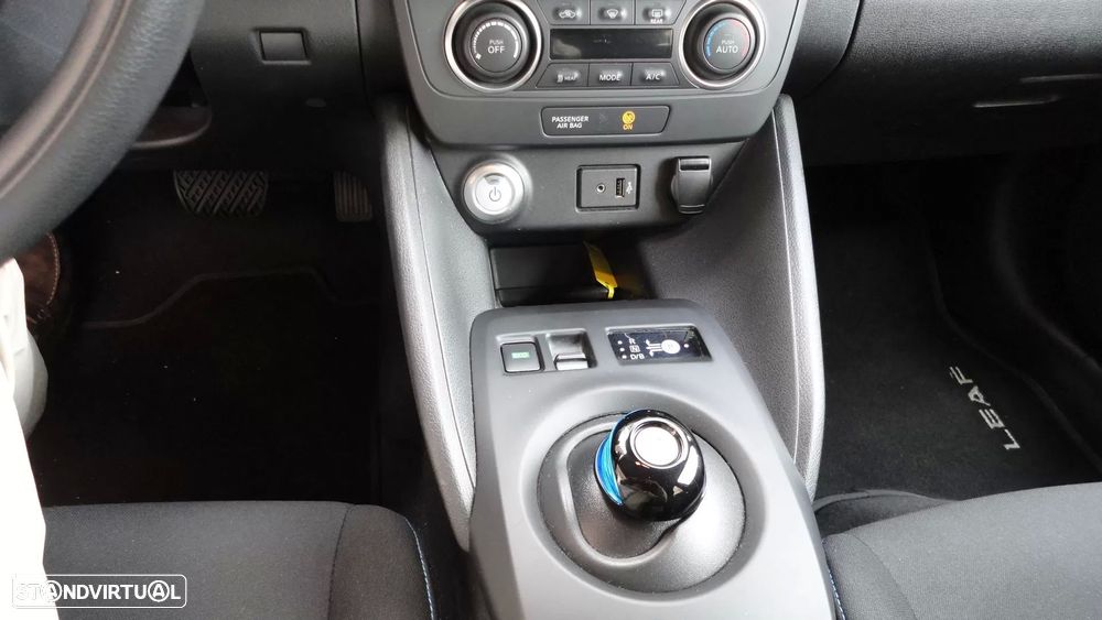 Nissan Leaf 40 kWh Acenta - 11