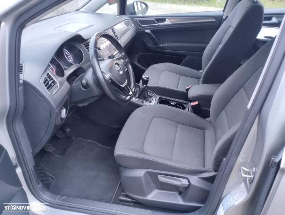 VW Golf 1.6 TDI Confortline - 20