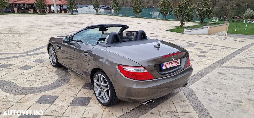 Mercedes-Benz SLK 250 CDI (BlueEFFICIENCY) - 10
