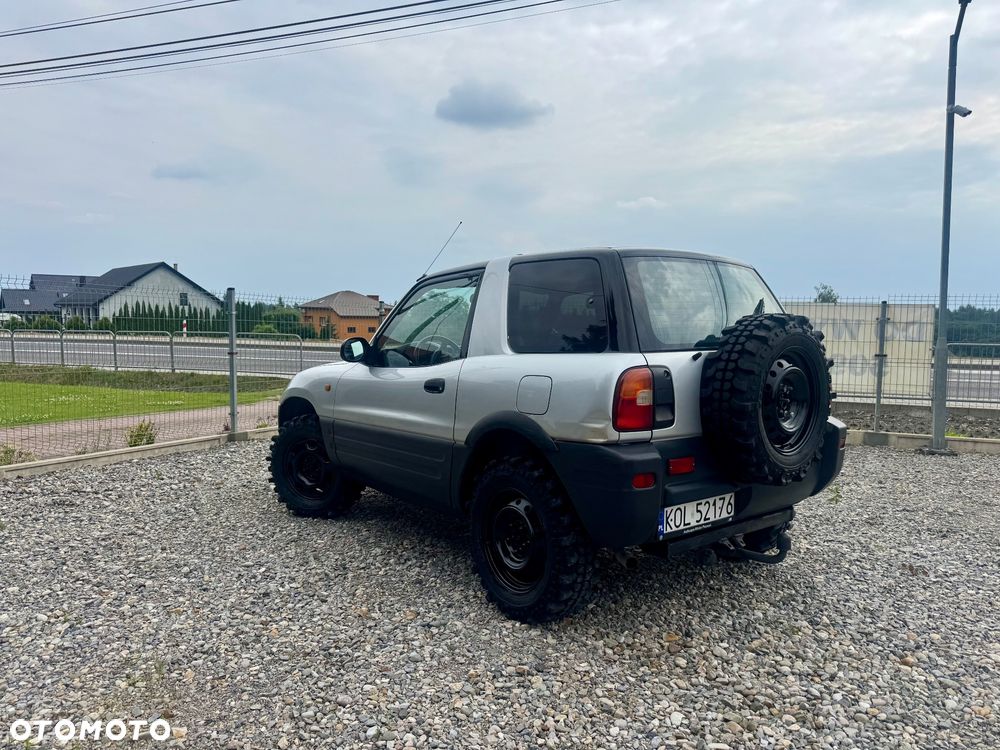 Toyota RAV4 2.0 - 15