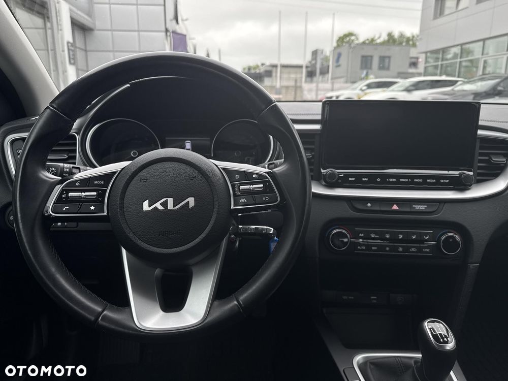 Kia Ceed 1.5 T-GDI M - 13