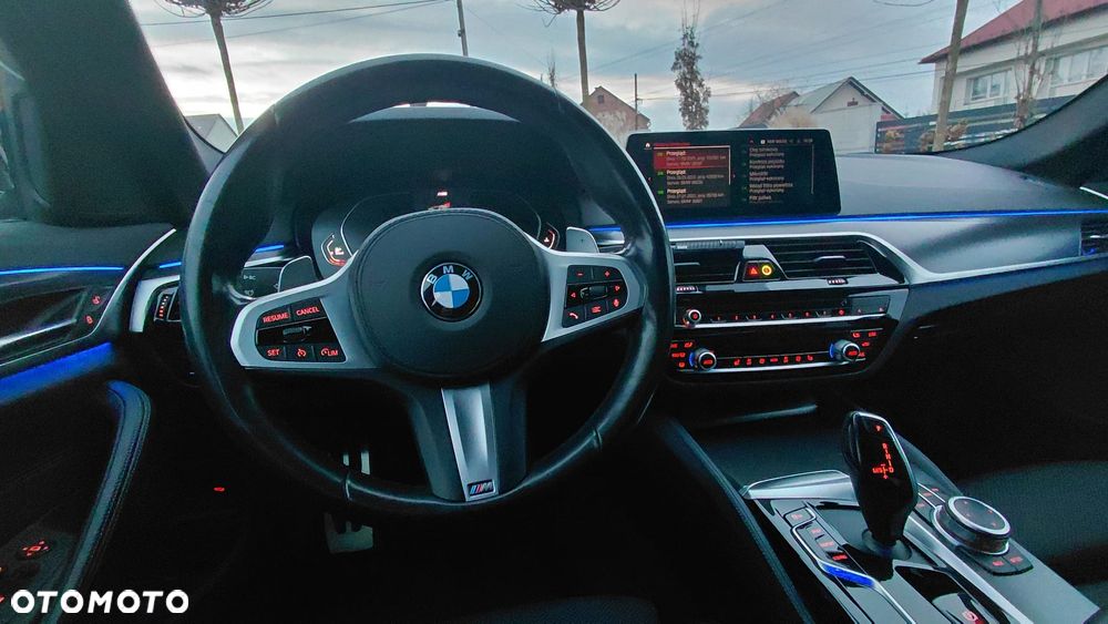 BMW Seria 5 518d Sport Line - 28