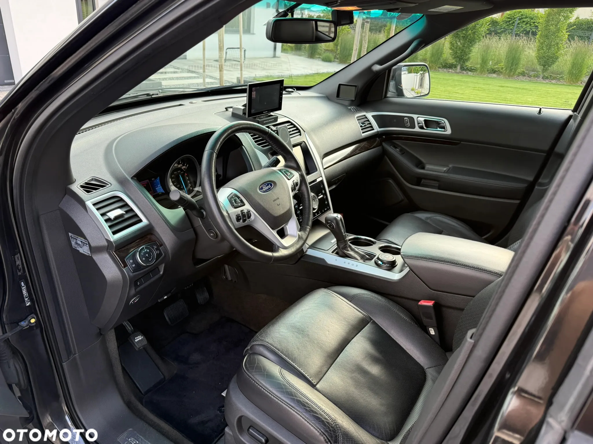 Ford Explorer - 19