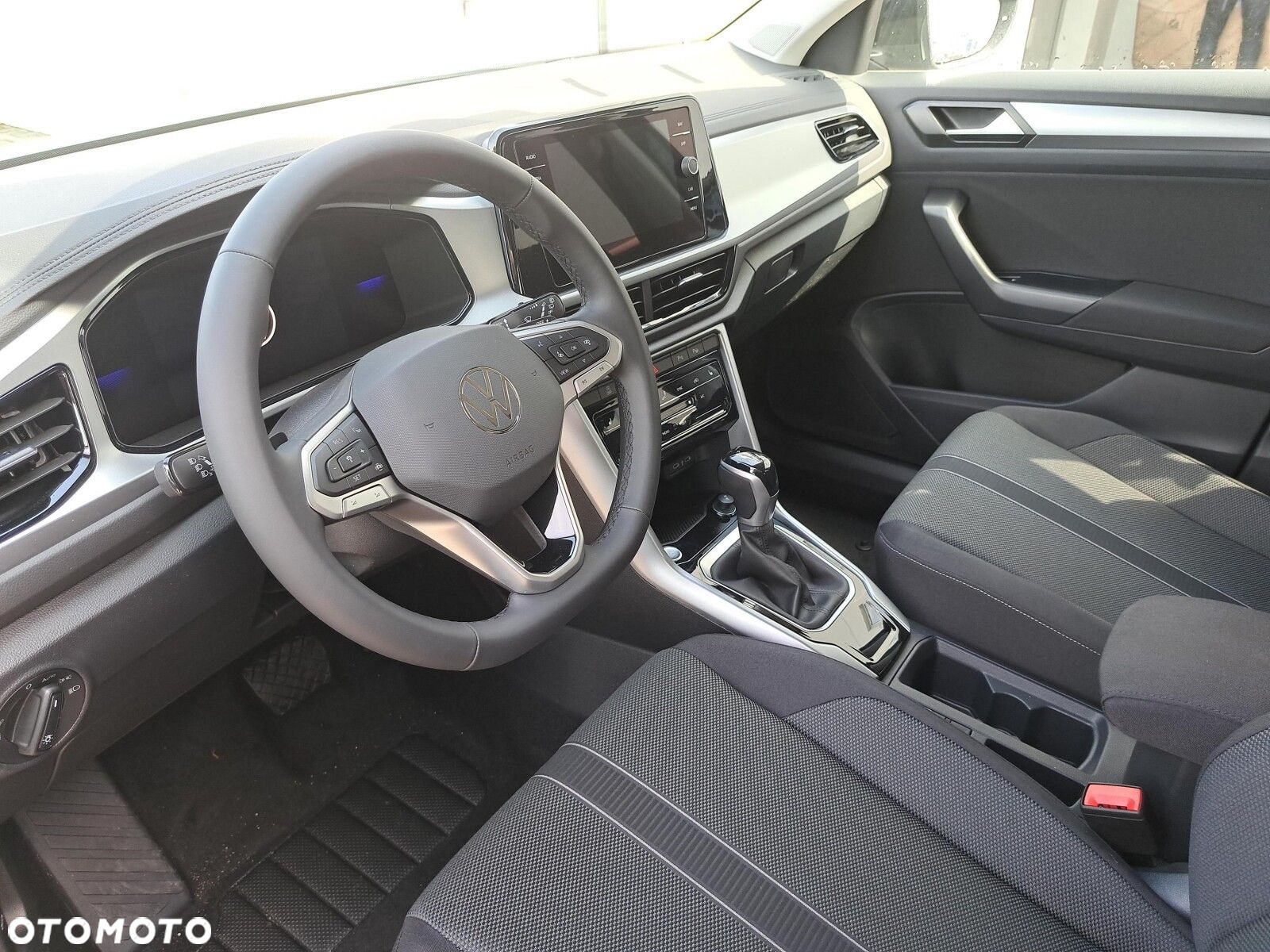 Volkswagen T-Roc - 9
