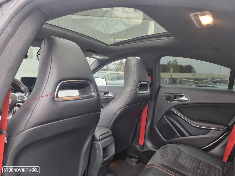 Mercedes-Benz CLA 45 AMG 4Matic 7G-DCT - 26