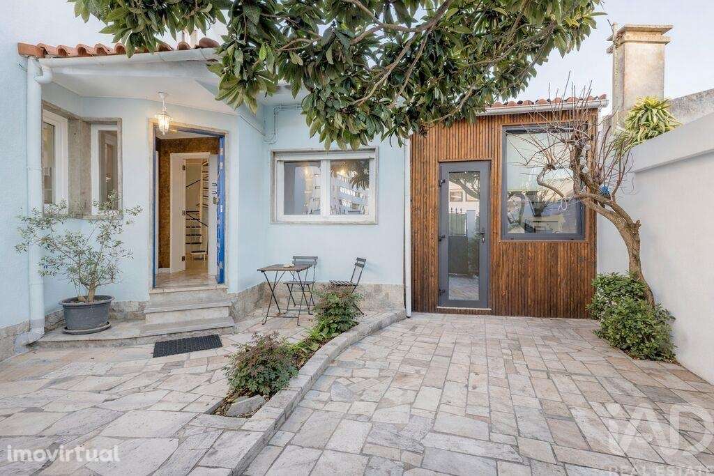 Moradia isolada T2 em São Domingos de Rana de 120 m2 - Grande imagem: 2/26