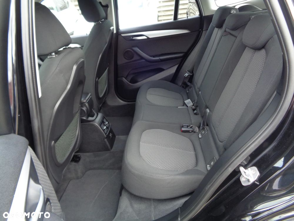BMW X1 sDrive18d Sport Line - 14
