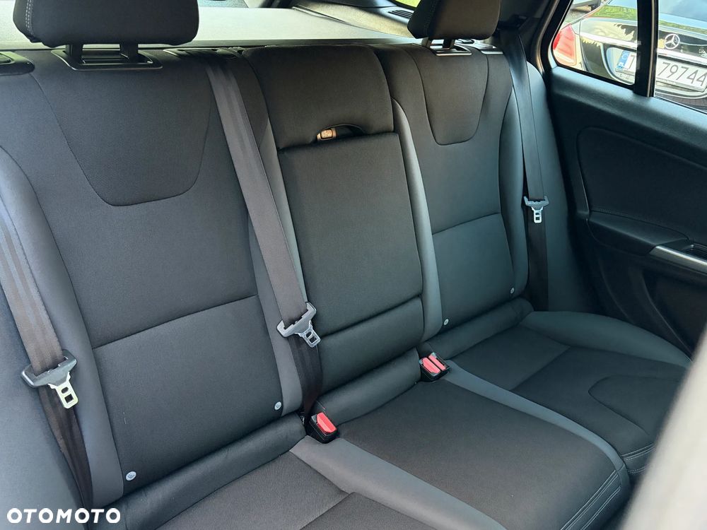 Volvo V60 D3 Momentum - 26