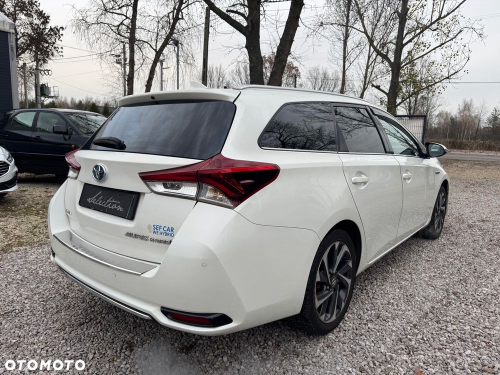Toyota Auris Hybrid 135 Premium - 5