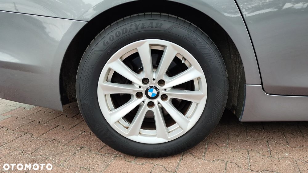 BMW Seria 5 520d - 37
