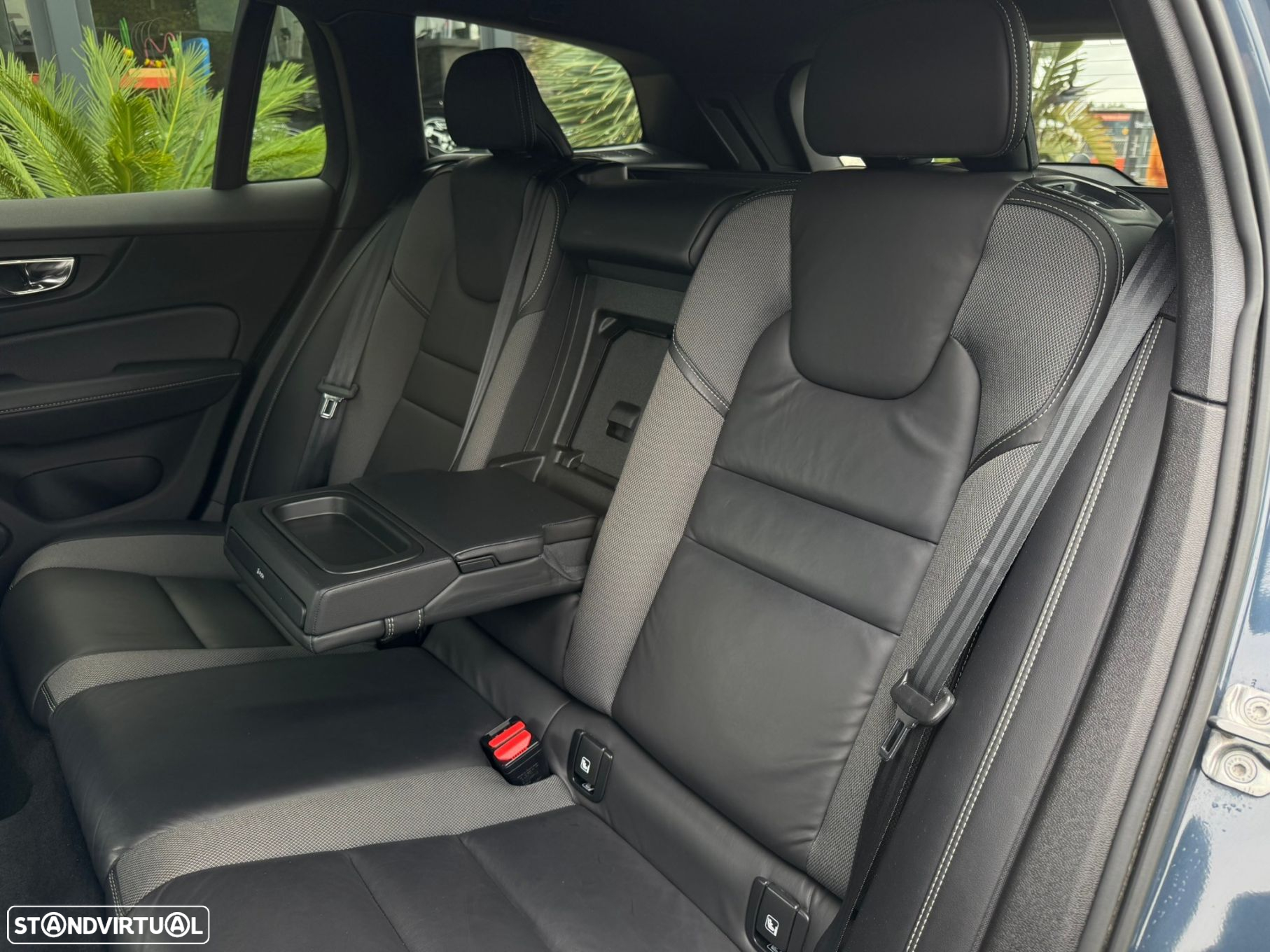 Volvo V60 2.0 D3 R-Design Geartronic - 21