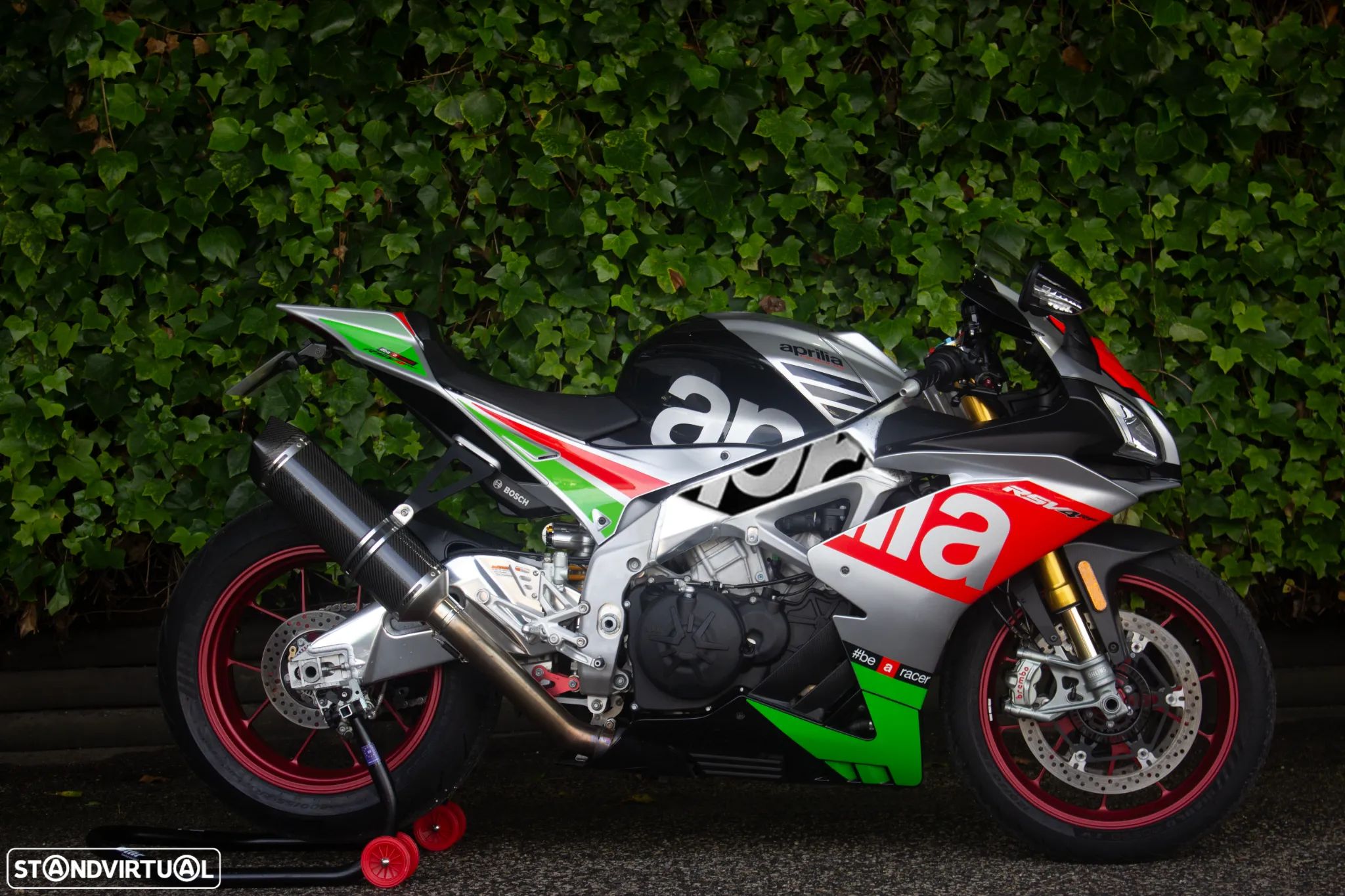 Aprilia RSV 4 RF - 1