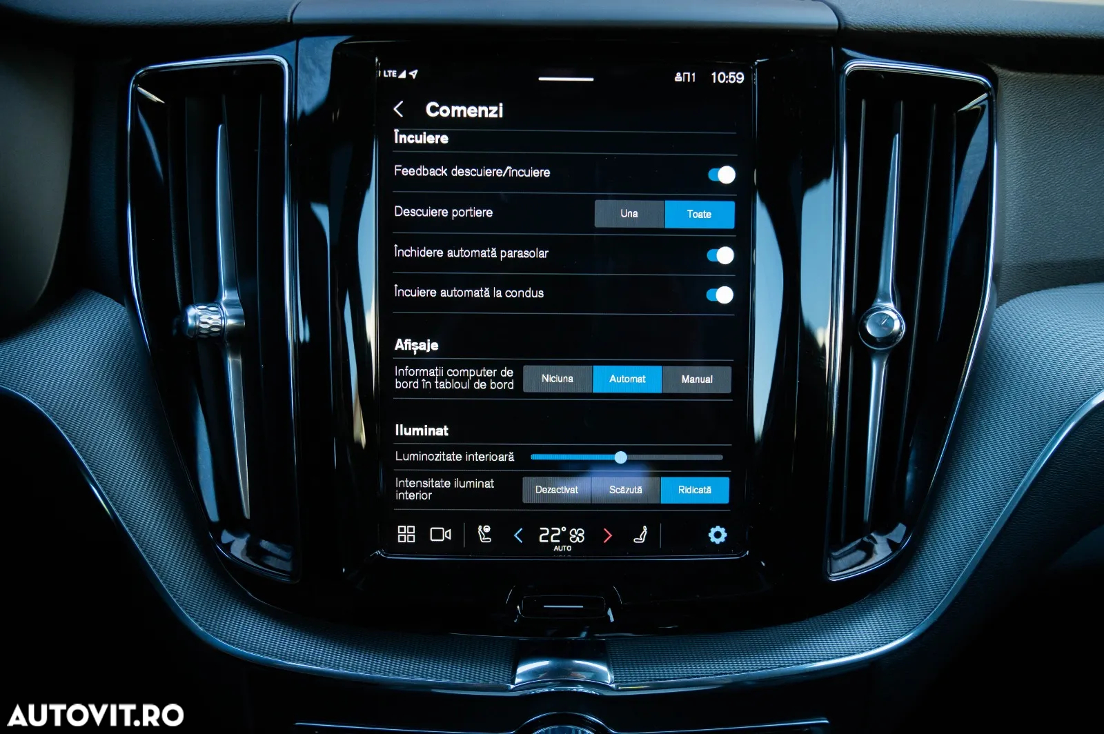 Volvo XC 60 B5 B AWD Plus Black Edition - 38