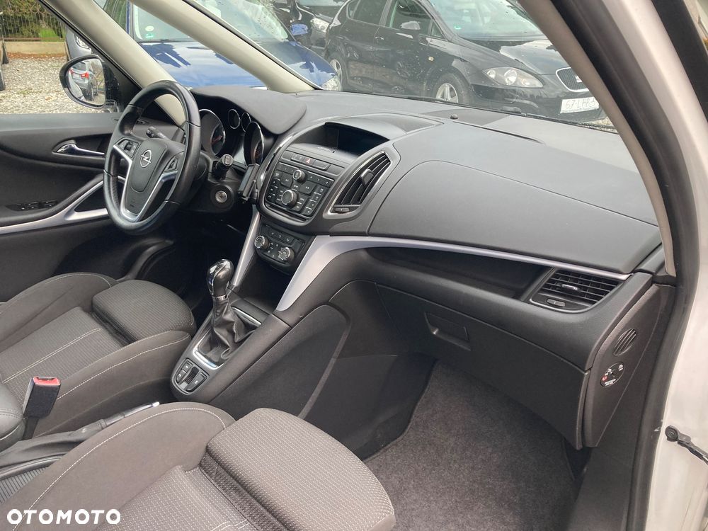 Opel Zafira - 11