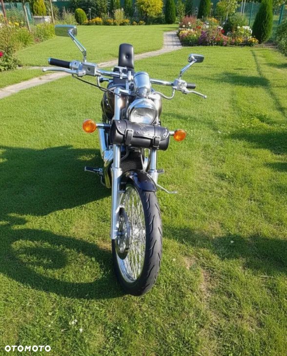 Suzuki Intruder - 3