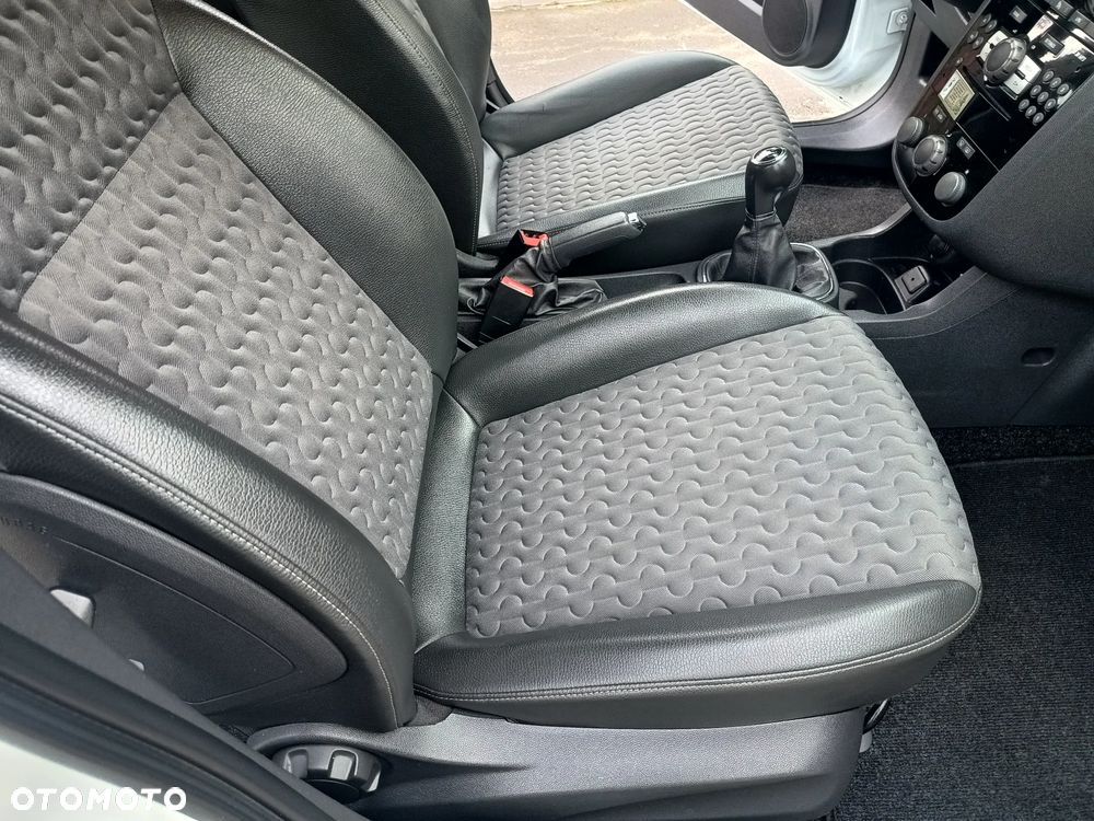 Opel Corsa 1.2 16V Cosmo S&S - 12