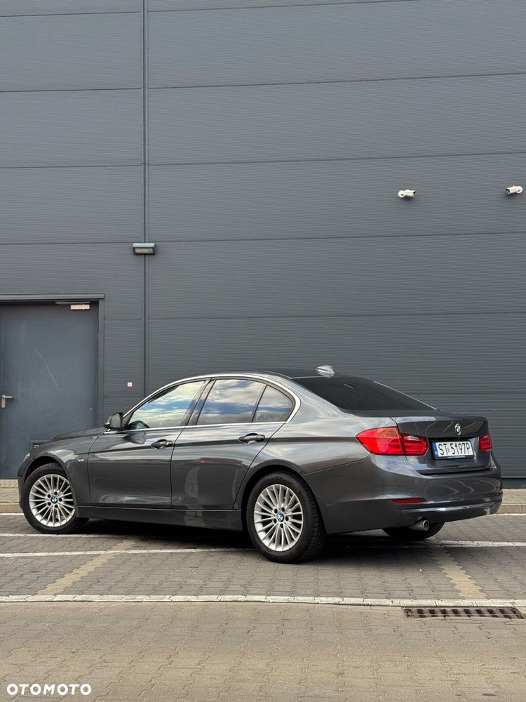 BMW Seria 3 318d Luxury Line - 2