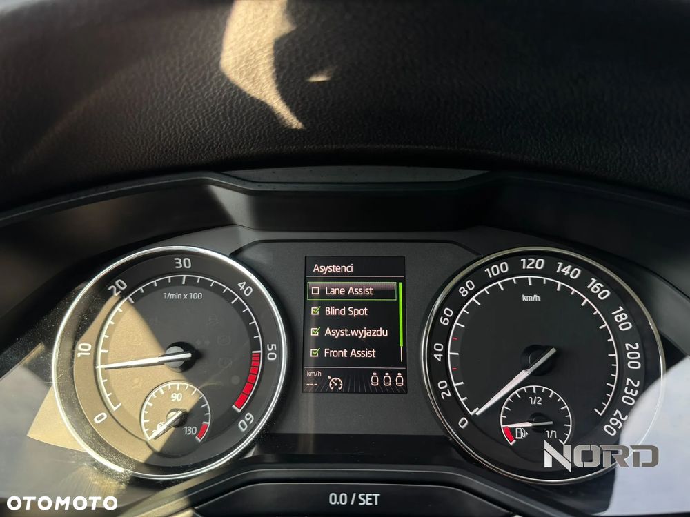 Skoda Superb 2.0 TDI DSG Style - 25
